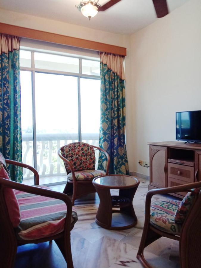Glory Beach Resort Private 2 Bedroom Apartment Петалинг Джая Екстериор снимка